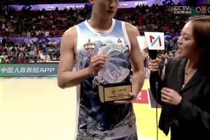 代表大学生联队夺MVP！管子煜:光脚不怕穿鞋 从小的目标是打进CBA